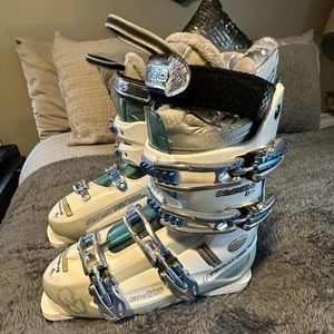 Rossignol Ski Boots, size 25.5.